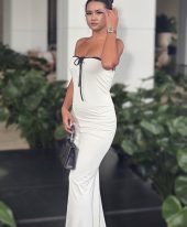 Dollar Busty Escort